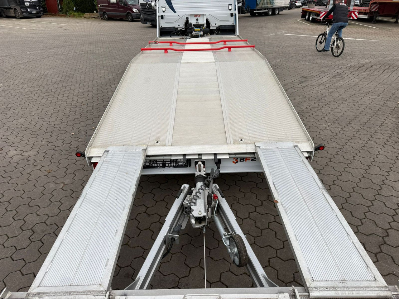 Autotransporter LKW Mercedes-Benz Atego 918L Autotransporter mit BFZ Anhänger: das Bild 16