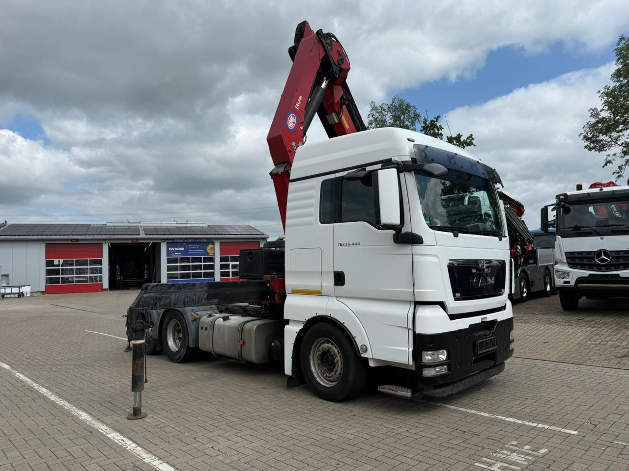 MAN TGX 26.440 6x2 mit HMF 3000-5 Kran TÜV NEU - Sattelzugmaschine: das Bild 2 MAN TGX 26.440 6x2 mit HMF 3000-5 Kran TÜV NEU - Sattelzugmaschine: das Bild 2