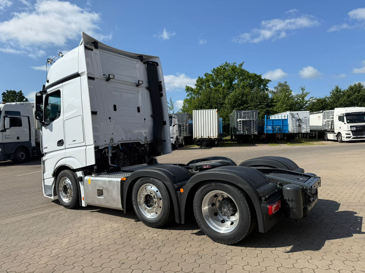 Mercedes-Benz Actros 2753 GigaSpace L 6x2 Lowliner TrendLine - Sattelzugmaschine: das Bild 4 Mercedes-Benz Actros 2753 GigaSpace L 6x2 Lowliner TrendLine - Sattelzugmaschine: das Bild 4