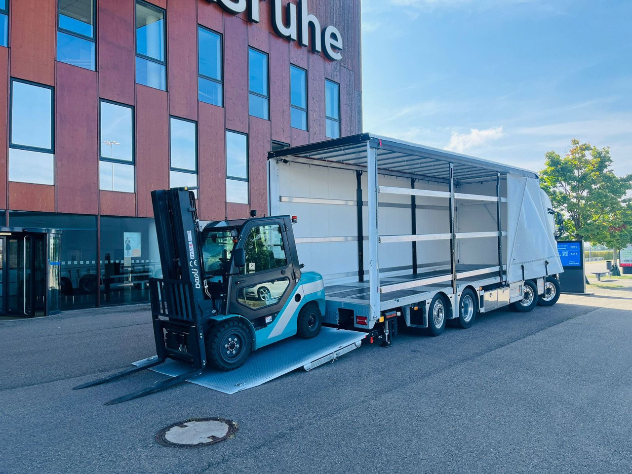 Volvo FH 500 Gabelstaplertransporter LBW 9t Dhollandia – Leasing Volvo FH 500 Gabelstaplertransporter LBW 9t Dhollandia: das Bild 9