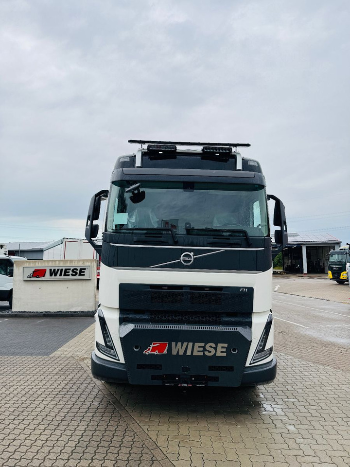 Volvo FH540 10x4 mit F1150 Ladekran, Sattelzugmaschine - Autokran: das Bild 5 Volvo FH540 10x4 mit F1150 Ladekran, Sattelzugmaschine - Autokran: das Bild 5