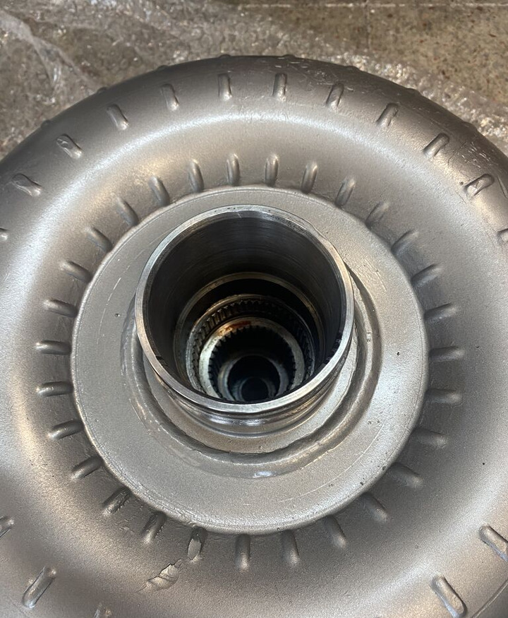 John Deere TORK KONVERTÖR John Deere 744H ZF 4646054034 - 4 WG 260 , 4646054015 – 4WG260 – AT209544 – John Deere 744H , 544H – 4WG160 – AT209715 – 4646054015 – John Deere , 544J – 4WG160 – 465605405 - Transmission für Radlader: das Bild 1 John Deere TORK KONVERTÖR John Deere 744H ZF 4646054034 - 4 WG 260 , 4646054015 – 4WG260 – AT209544 – John Deere 744H , 544H – 4WG160 – AT209715 – 4646054015 – John Deere , 544J – 4WG160 – 465605405 - Transmission für Radlader: das Bild 1