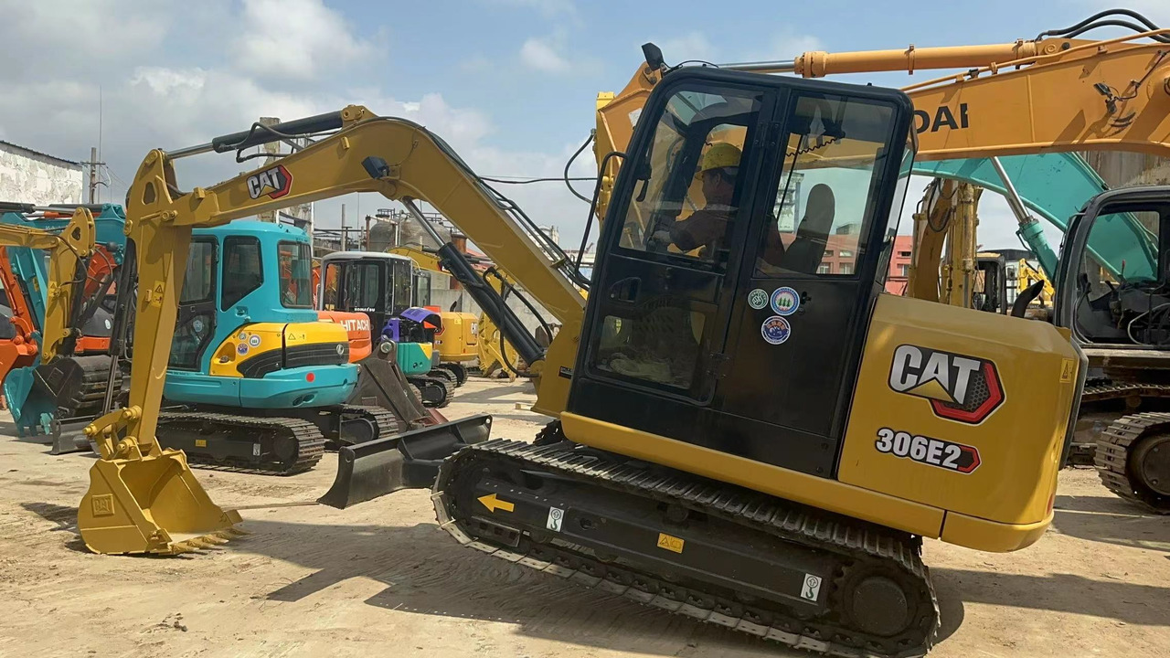 CATERPILLAR 306E2 - Minibagger: das Bild 2 CATERPILLAR 306E2 - Minibagger: das Bild 2