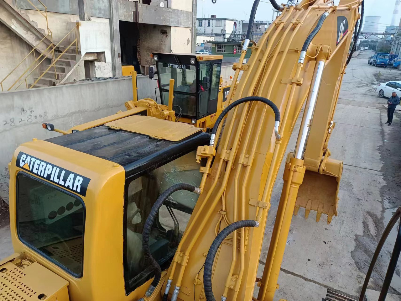 CATERPILLAR 320CL - Kettenbagger: das Bild 5 CATERPILLAR 320CL - Kettenbagger: das Bild 5