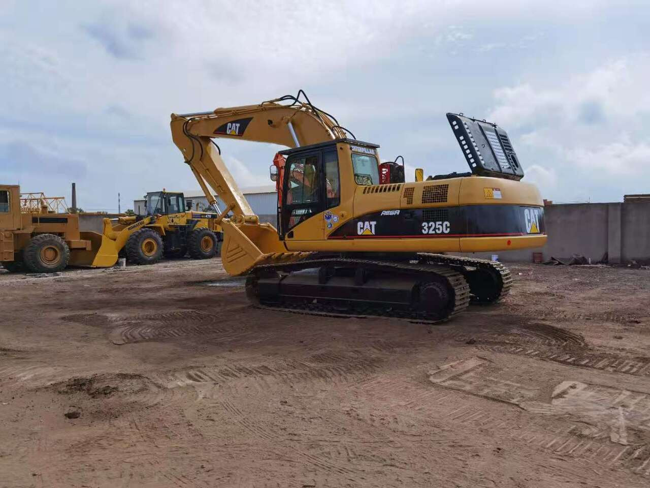 CATERPILLAR 325C - Kettenbagger: das Bild 3 CATERPILLAR 325C - Kettenbagger: das Bild 3