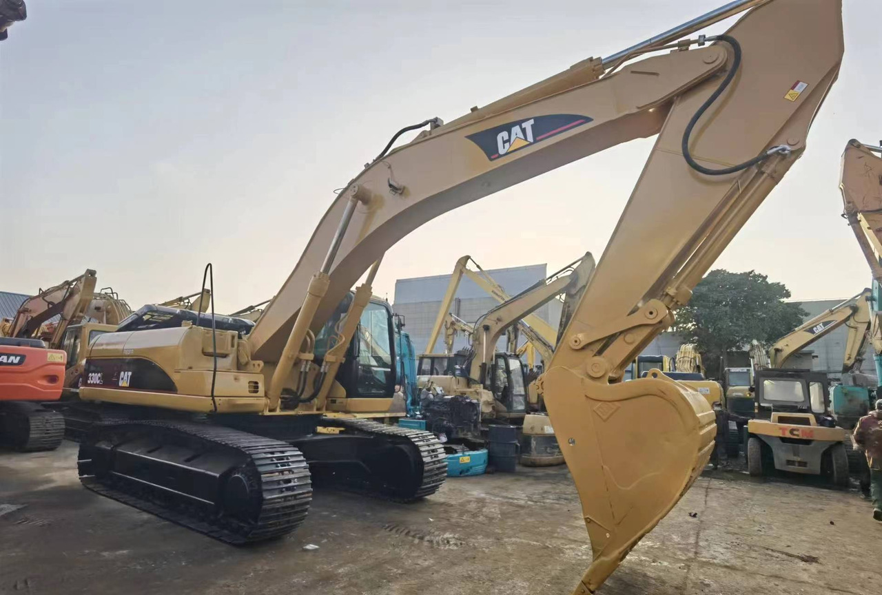 CATERPILLAR 330C - Kettenbagger: das Bild 3 CATERPILLAR 330C - Kettenbagger: das Bild 3