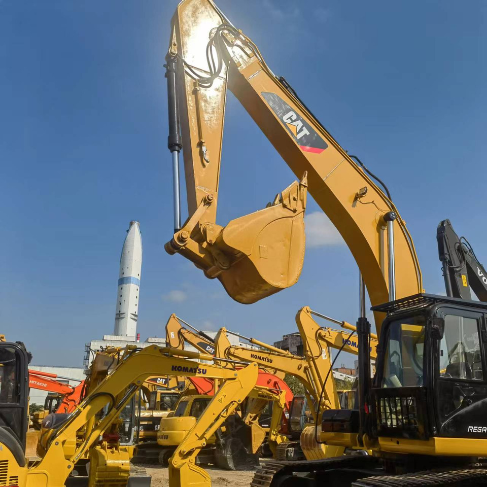 CATERPILLAR 330D - Kettenbagger: das Bild 4 CATERPILLAR 330D - Kettenbagger: das Bild 4
