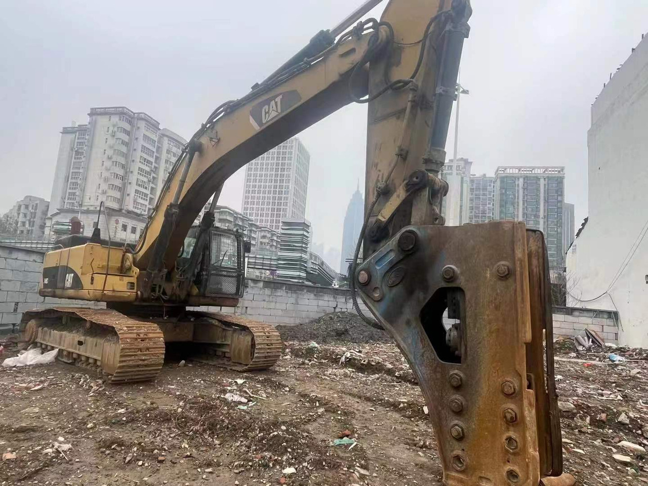 CATERPILLAR 345B - Kettenbagger: das Bild 2 CATERPILLAR 345B - Kettenbagger: das Bild 2