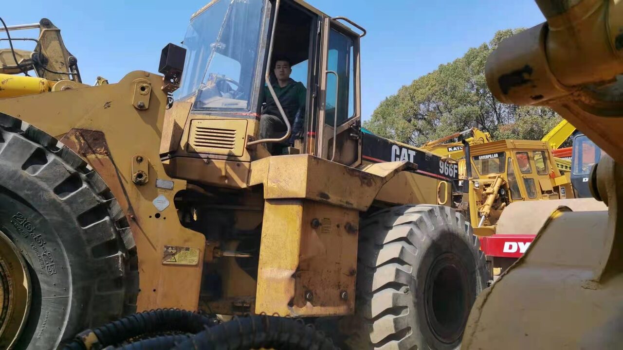 CATERPILLAR 966F - Radlader: das Bild 2 CATERPILLAR 966F - Radlader: das Bild 2
