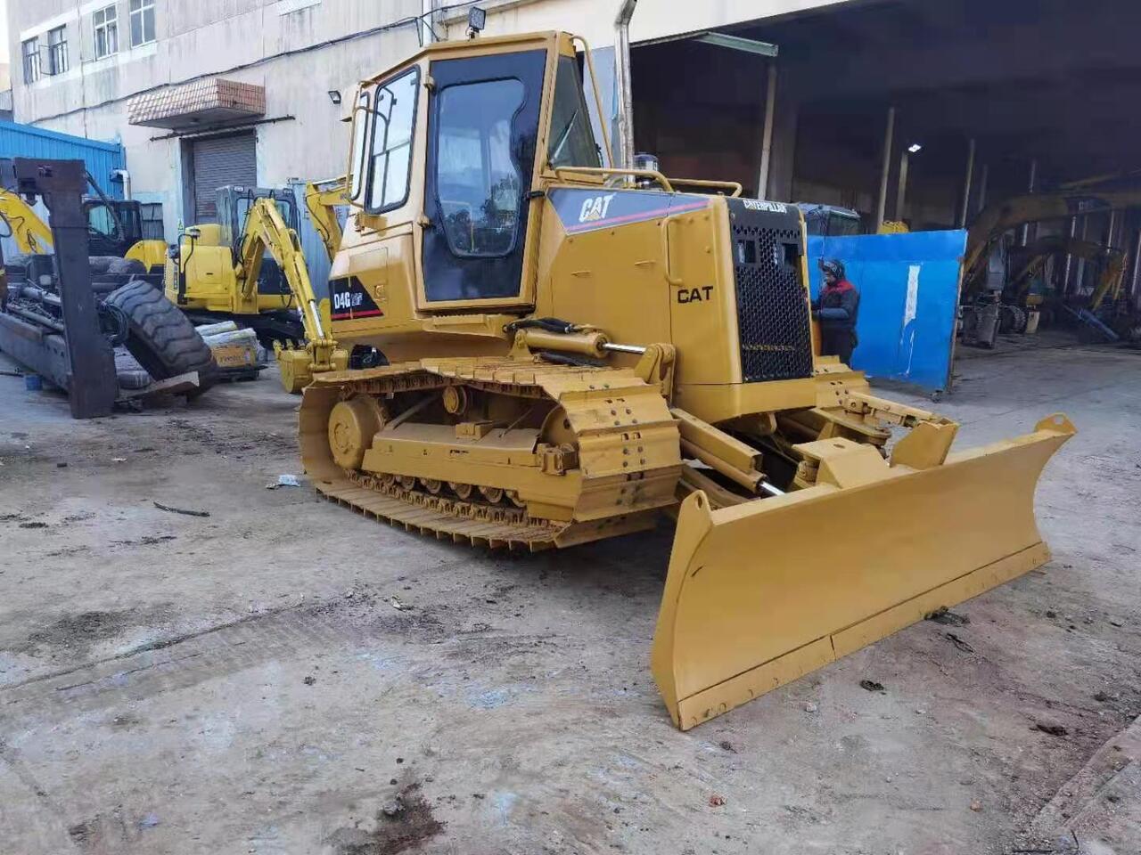 CATERPILLAR D4G - Bulldozer: das Bild 2 CATERPILLAR D4G - Bulldozer: das Bild 2