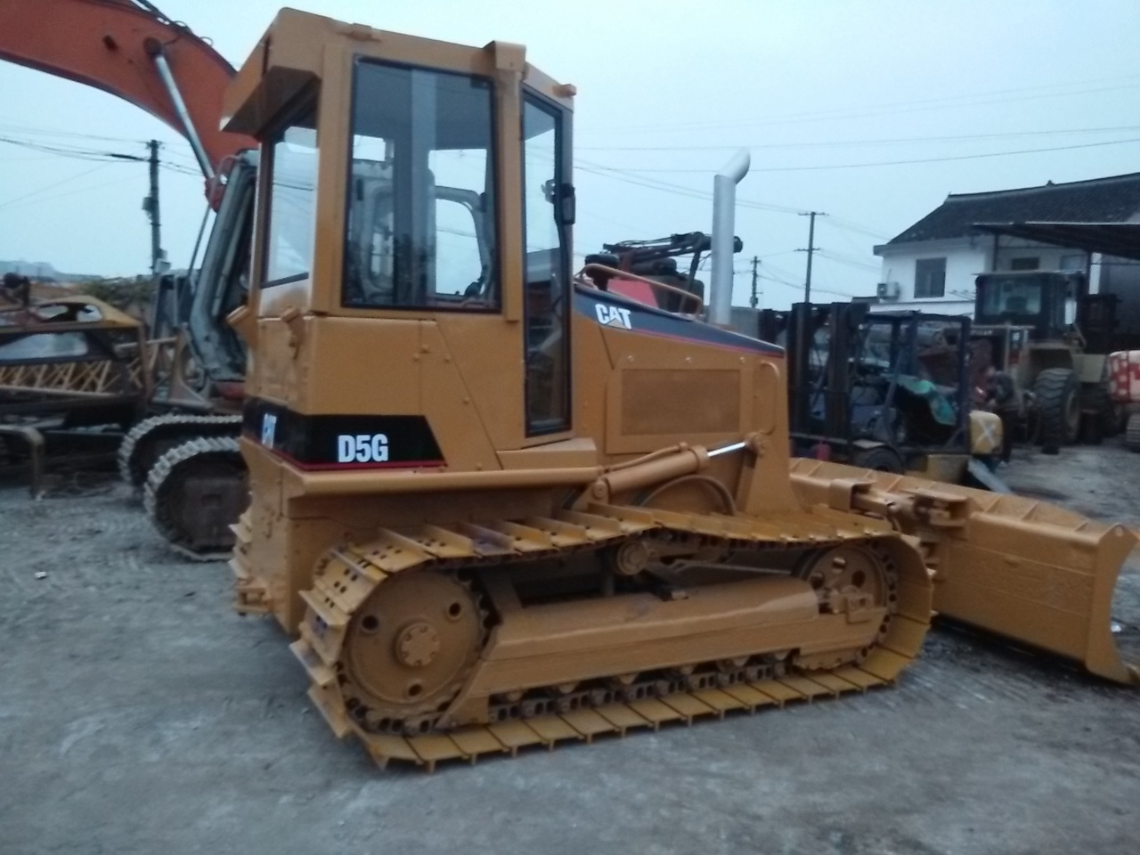 CATERPILLAR D5G - Bulldozer: das Bild 1 CATERPILLAR D5G - Bulldozer: das Bild 1