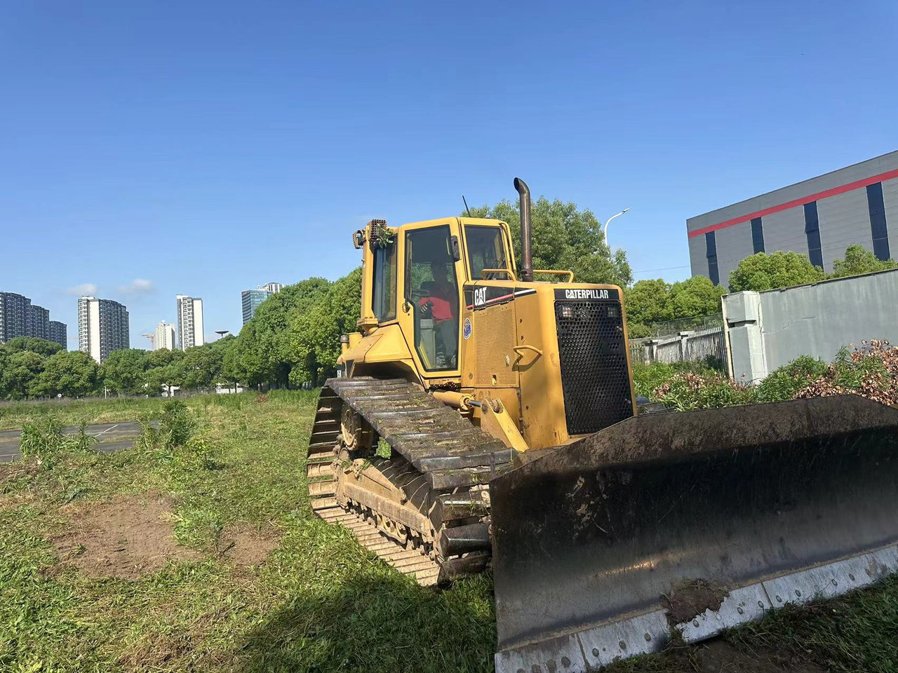 CATERPILLAR D5N - Bulldozer: das Bild 1 CATERPILLAR D5N - Bulldozer: das Bild 1