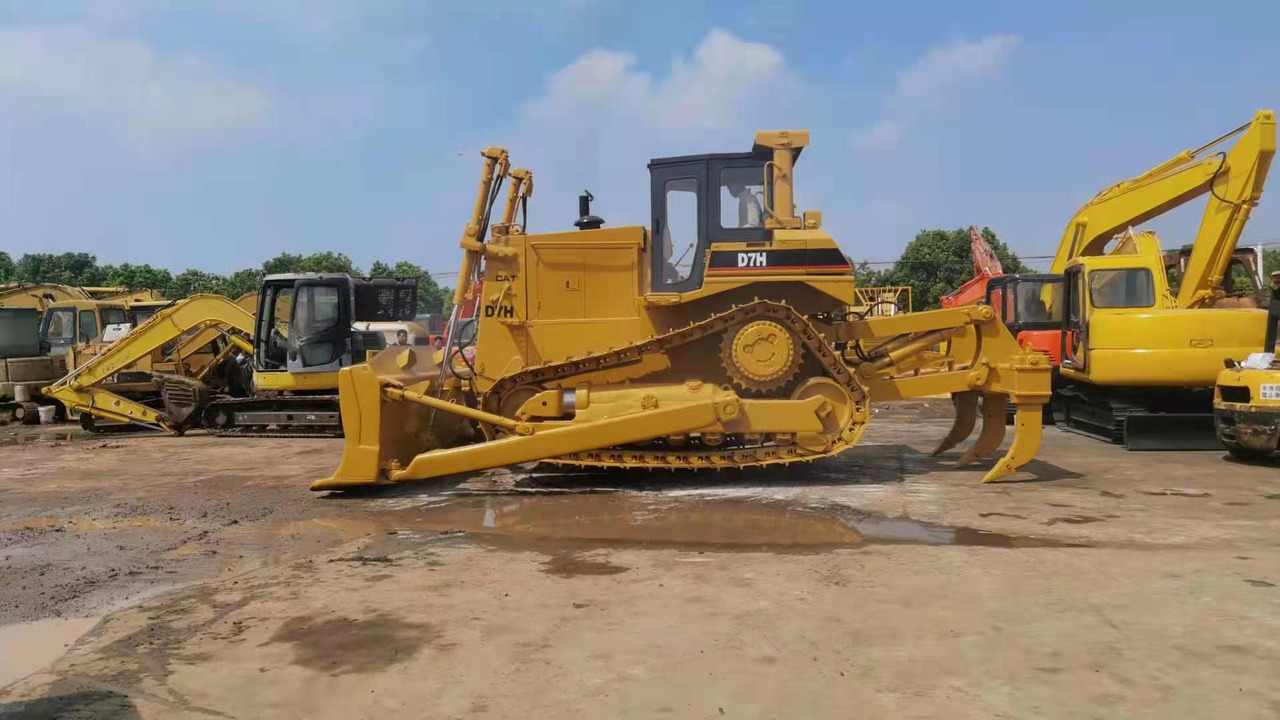 CATERPILLAR D7H - Bulldozer: das Bild 4 CATERPILLAR D7H - Bulldozer: das Bild 4