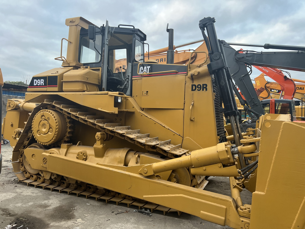 CATERPILLAR D9R - Bulldozer: das Bild 3 CATERPILLAR D9R - Bulldozer: das Bild 3