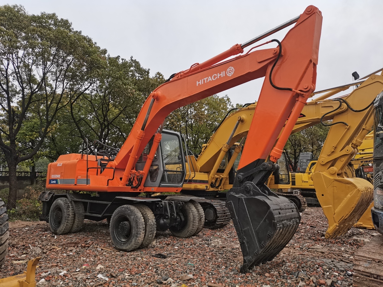 HITACHI EX160WD - Mobilbagger: das Bild 1 HITACHI EX160WD - Mobilbagger: das Bild 1