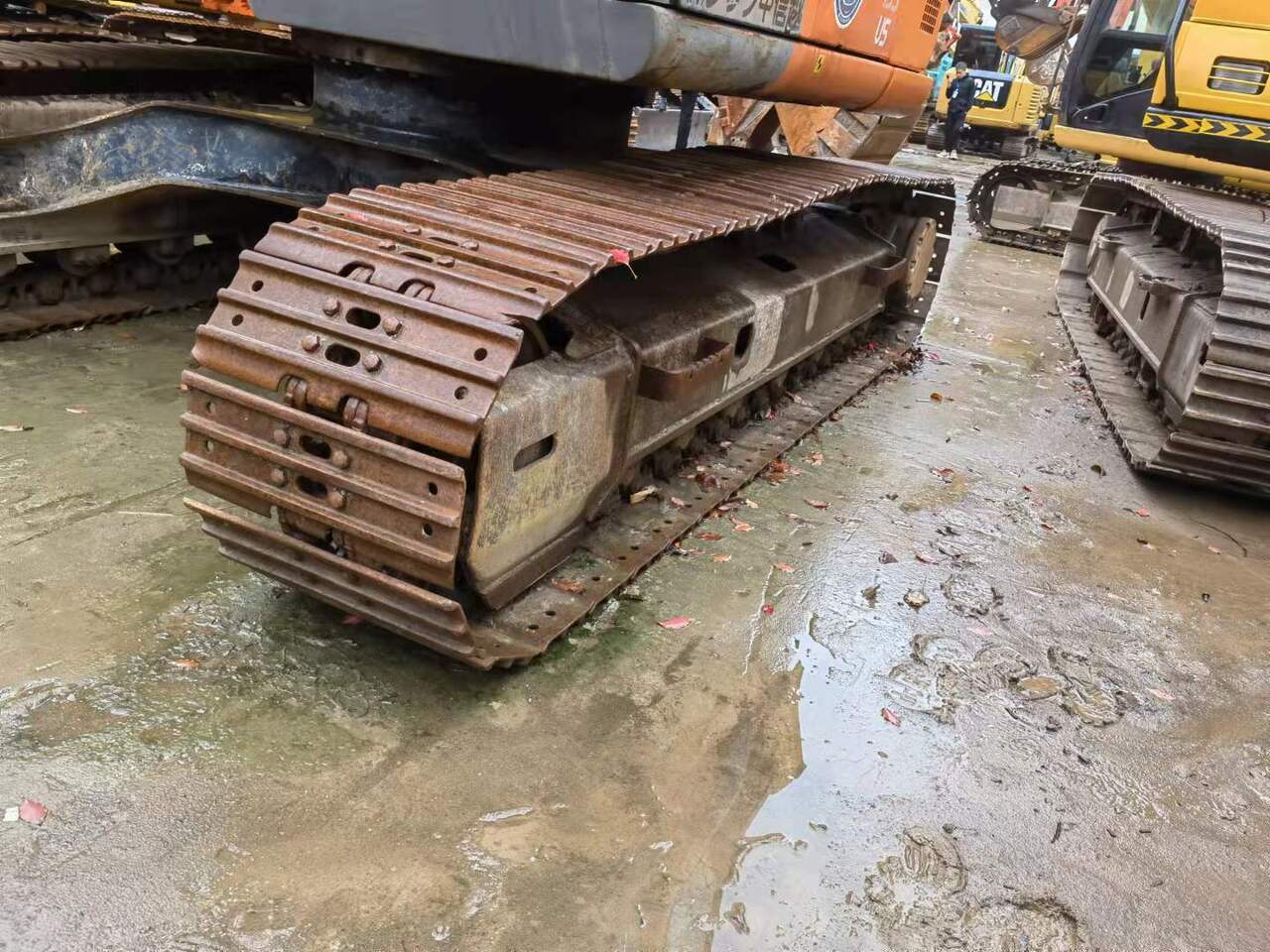 HITACHI ZX135US - Kettenbagger: das Bild 4 HITACHI ZX135US - Kettenbagger: das Bild 4