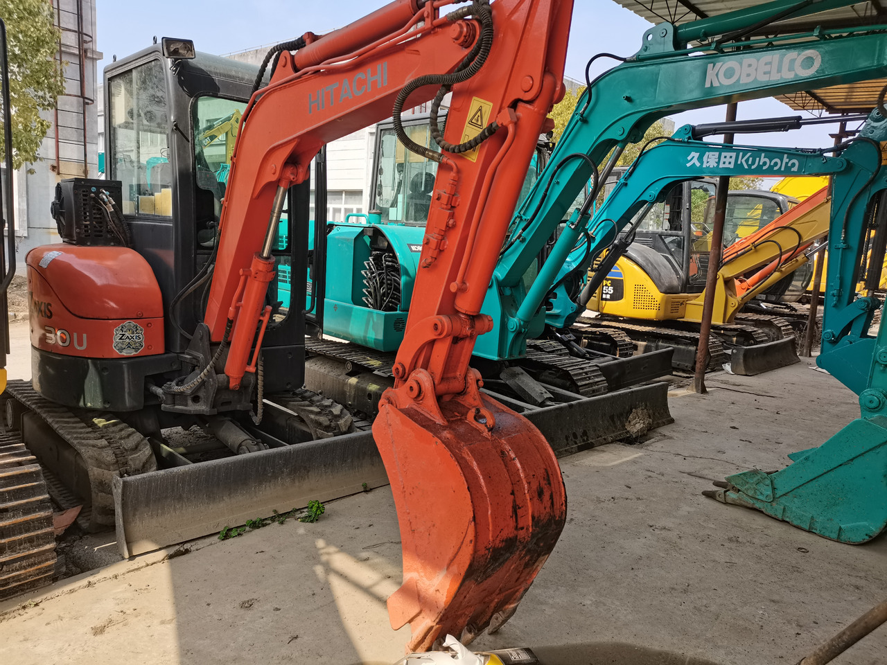 HITACHI ZX30U - Kettenbagger: das Bild 1 HITACHI ZX30U - Kettenbagger: das Bild 1