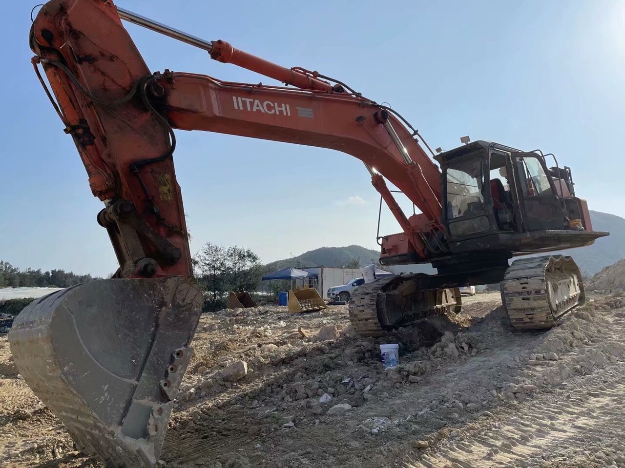 HITACHI ZX470-3 - Kettenbagger: das Bild 2 HITACHI ZX470-3 - Kettenbagger: das Bild 2
