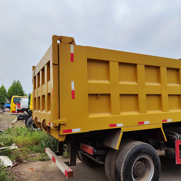 Kipper HOWO HOWO6x4 336 -Yellow Tipper: das Bild 7