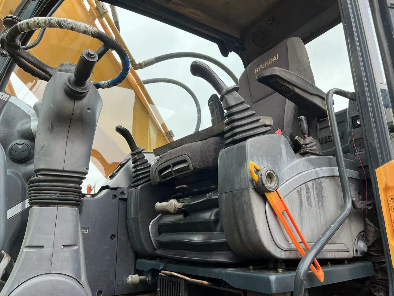 HYUNDAI 210W-9 - Mobilbagger: das Bild 5 HYUNDAI 210W-9 - Mobilbagger: das Bild 5