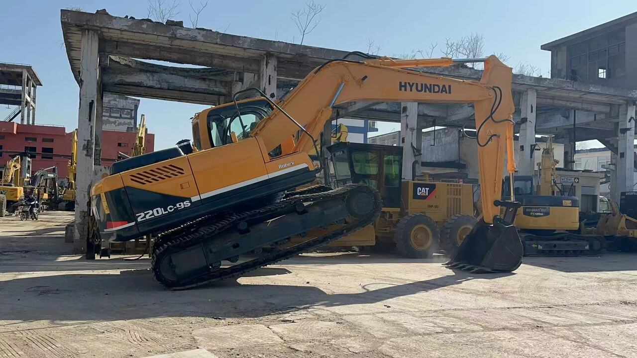 HYUNDAI 220LC-9S-excavator - Kettenbagger: das Bild 2 HYUNDAI 220LC-9S-excavator - Kettenbagger: das Bild 2