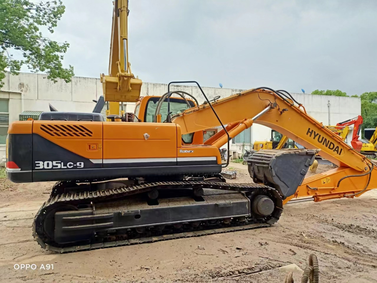 HYUNDAI R305LC-9T - Kettenbagger: das Bild 3 HYUNDAI R305LC-9T - Kettenbagger: das Bild 3