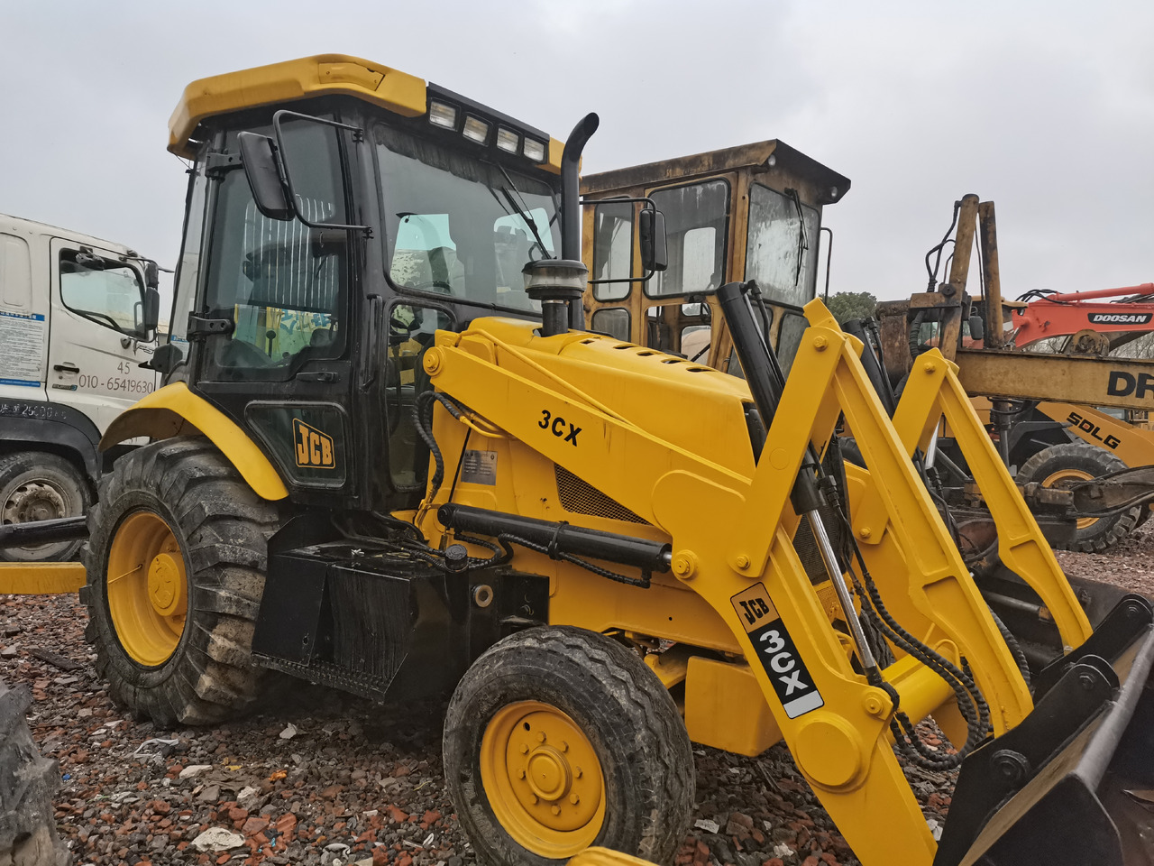 JCB 3CX - Baggerlader: das Bild 1 JCB 3CX - Baggerlader: das Bild 1