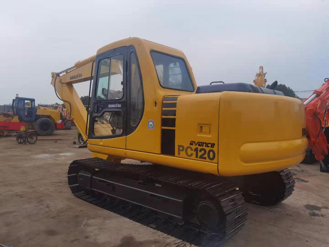KOMATSU PC120-6 - Kettenbagger: das Bild 1 KOMATSU PC120-6 - Kettenbagger: das Bild 1