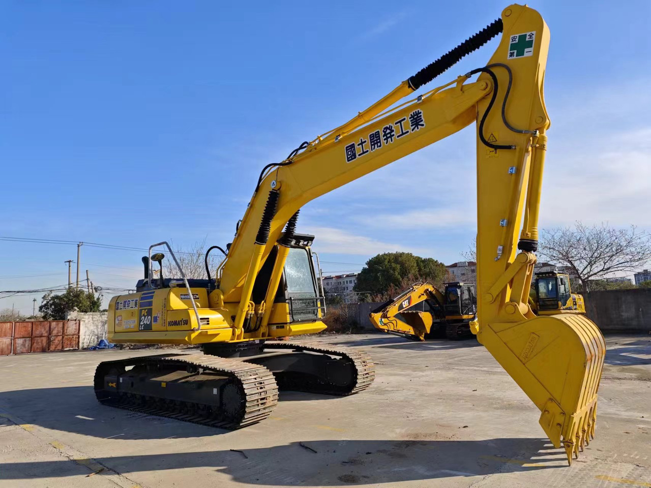 KOMATSU PC240LC-8N1 - Bagger: das Bild 2 KOMATSU PC240LC-8N1 - Bagger: das Bild 2