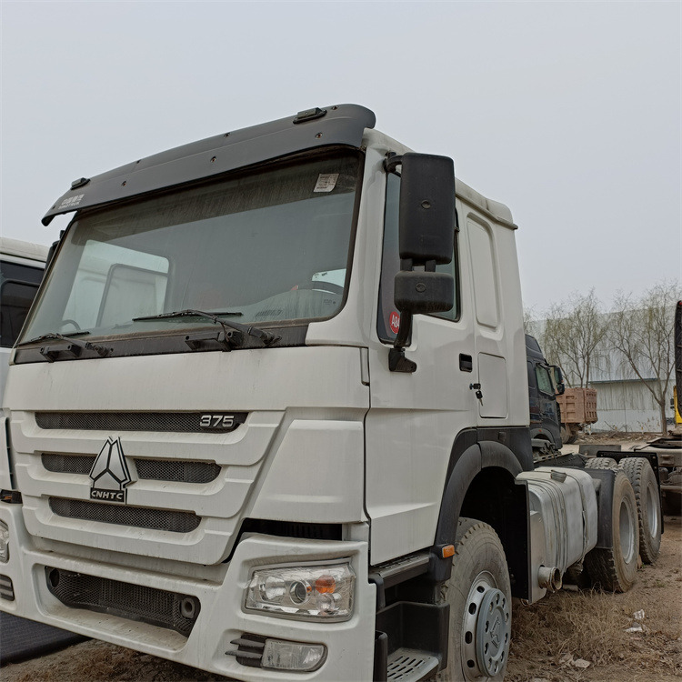 HOWO 6x4 375hp tractor - Sattelzugmaschine: das Bild 2 HOWO 6x4 375hp tractor - Sattelzugmaschine: das Bild 2