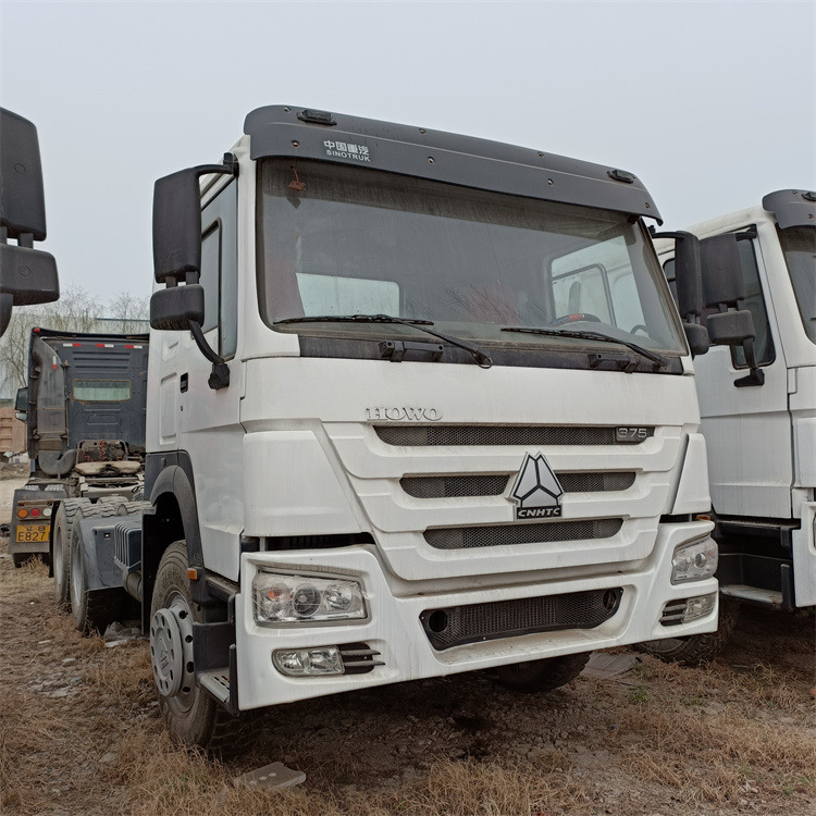 HOWO 6x4 375hp tractor - Sattelzugmaschine: das Bild 5 HOWO 6x4 375hp tractor - Sattelzugmaschine: das Bild 5