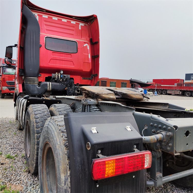 HOWO HOWO T7H-540 tractor - Sattelzugmaschine: das Bild 2 HOWO HOWO T7H-540 tractor - Sattelzugmaschine: das Bild 2