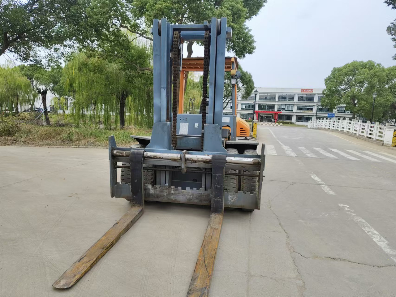 TCM FD100 - Gabelstapler: das Bild 4 TCM FD100 - Gabelstapler: das Bild 4
