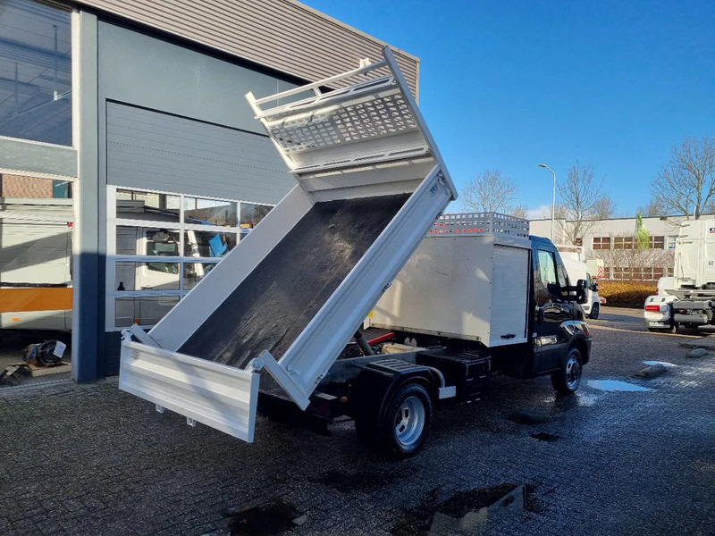 Iveco Daily 35C18 3.0D Kipper Hi-Matic Euro 6 GVW 3500 kg - Kipper Transporter: das Bild 2 Iveco Daily 35C18 3.0D Kipper Hi-Matic Euro 6 GVW 3500 kg - Kipper Transporter: das Bild 2