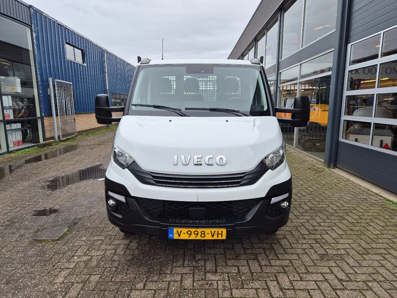 Iveco Daily 50C18 Pritsche 3.0D Euro 6 Hi-Matic GVW 3500 kg - Pritsche Transporter: das Bild 3 Iveco Daily 50C18 Pritsche 3.0D Euro 6 Hi-Matic GVW 3500 kg - Pritsche Transporter: das Bild 3