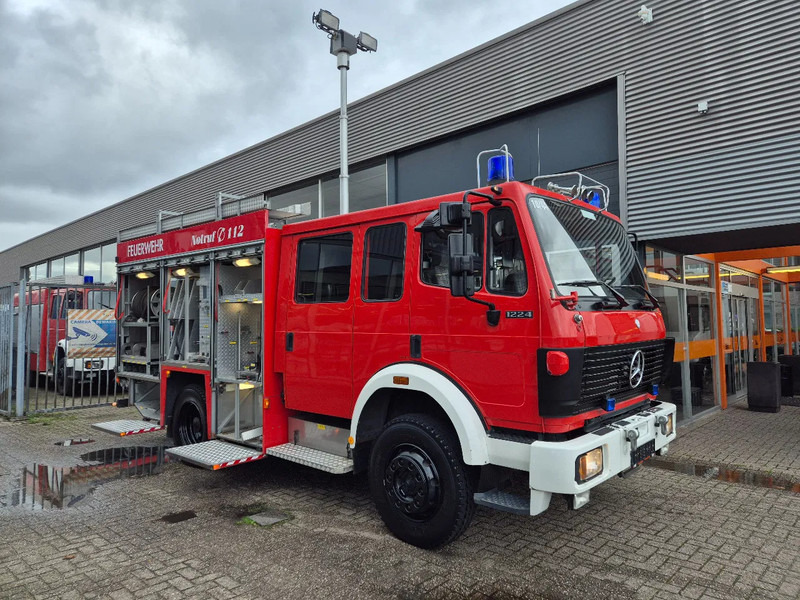 Mercedes-Benz SK 1224 4x4 FIRETRUCK/ FEUERWEHR/ 2400L TANK/ EXPEDITION - Feuerwehrfahrzeug: das Bild 2 Mercedes-Benz SK 1224 4x4 FIRETRUCK/ FEUERWEHR/ 2400L TANK/ EXPEDITION - Feuerwehrfahrzeug: das Bild 2
