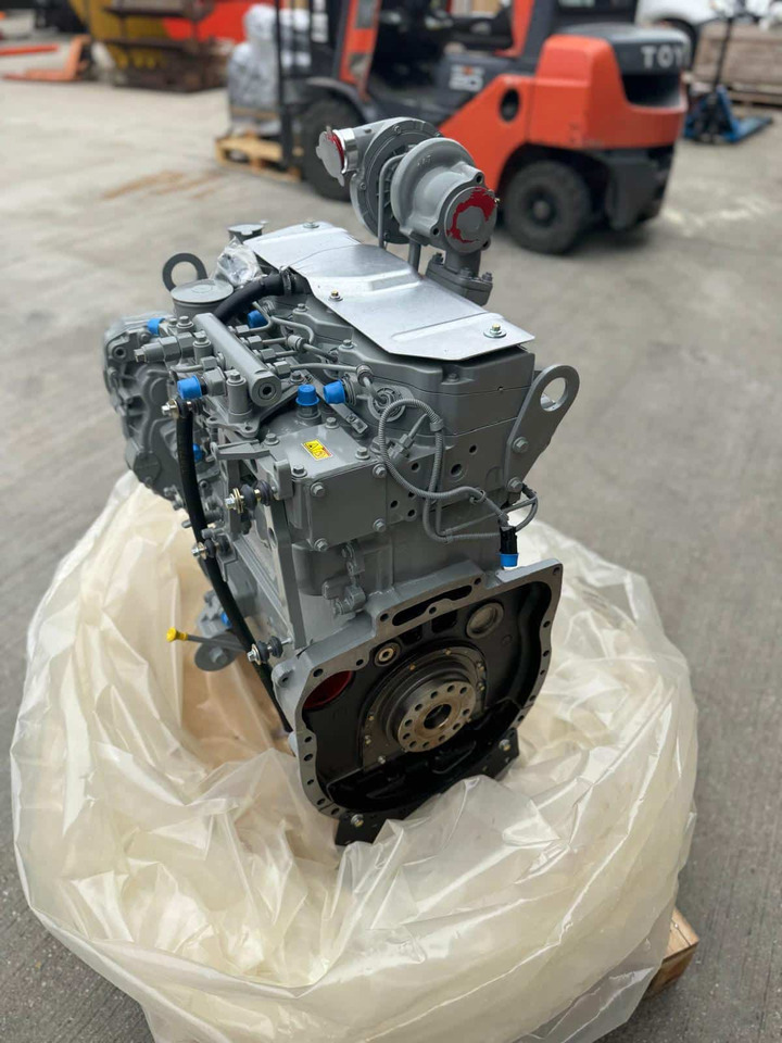 New Perkins 1104D-E44TA NJ Massey Ferguson Tractor Engine - Motor: das Bild 4 New Perkins 1104D-E44TA NJ Massey Ferguson Tractor Engine - Motor: das Bild 4