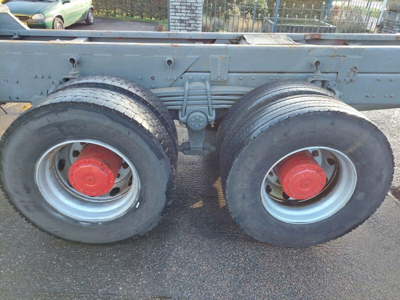 Innenraum Bild 1: Fahrgestell LKW MAN 26.463 6X4 CHASSIS Innenraum Bild 1: Fahrgestell LKW MAN 26.463 6X4 CHASSIS