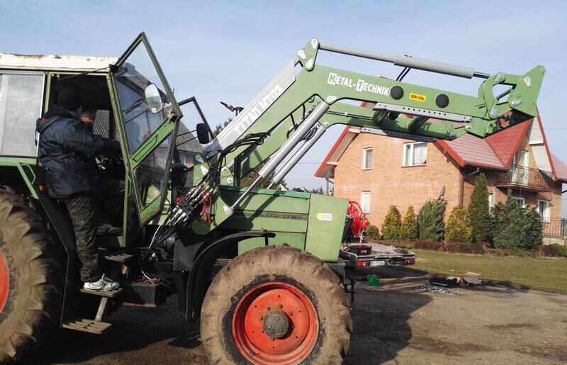 Metal-Technik FENDT 311 - Frontlader für Traktor: das Bild 4 Metal-Technik FENDT 311 - Frontlader für Traktor: das Bild 4