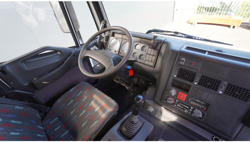 Iveco EUROTRAKKER CURSOR 350 6X4 FLATBED WITH PALFINGER PK 20002 CRANE - Autokran: das Bild 5 Iveco EUROTRAKKER CURSOR 350 6X4 FLATBED WITH PALFINGER PK 20002 CRANE - Autokran: das Bild 5