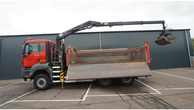 MAN TGS 28.400 6X6 2 SIDE TIPPER WITH HMF 1643 CRANE 376.400KM - Autokran: das Bild 2 MAN TGS 28.400 6X6 2 SIDE TIPPER WITH HMF 1643 CRANE 376.400KM - Autokran: das Bild 2