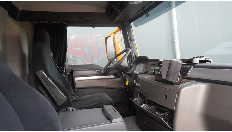 MAN TGS 35.440 8X4 2 SIDE TIPPER WITH HMF Z 1943 CRANE 415.000KM - Autokran: das Bild 5 MAN TGS 35.440 8X4 2 SIDE TIPPER WITH HMF Z 1943 CRANE 415.000KM - Autokran: das Bild 5