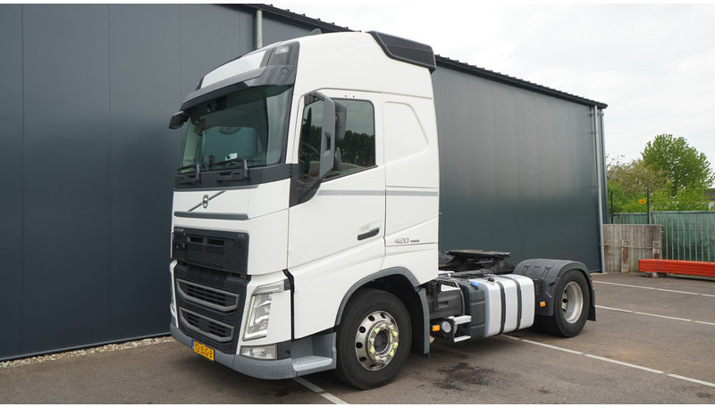 Volvo FH 420 ADR GLOBETROTTER 808.000KM - Sattelzugmaschine: das Bild 3 Volvo FH 420 ADR GLOBETROTTER 808.000KM - Sattelzugmaschine: das Bild 3