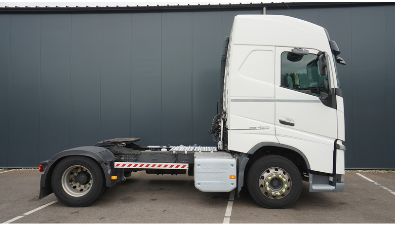 Volvo FH 420 ADR GLOBETROTTER 808.000KM - Sattelzugmaschine: das Bild 2 Volvo FH 420 ADR GLOBETROTTER 808.000KM - Sattelzugmaschine: das Bild 2