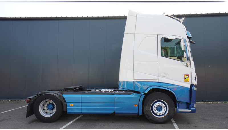 Volvo FH 460 GLOBETROTTER EURO 6 - Sattelzugmaschine: das Bild 2 Volvo FH 460 GLOBETROTTER EURO 6 - Sattelzugmaschine: das Bild 2