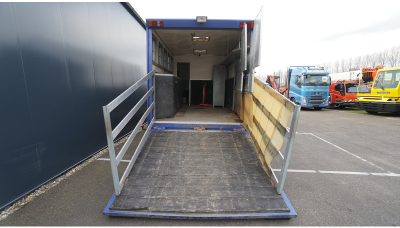 Volvo FL 6-9 HORSE TRANSPORT 341.000KM MANUAL GEARBOX - Pferdetransporter: das Bild 5 Volvo FL 6-9 HORSE TRANSPORT 341.000KM MANUAL GEARBOX - Pferdetransporter: das Bild 5