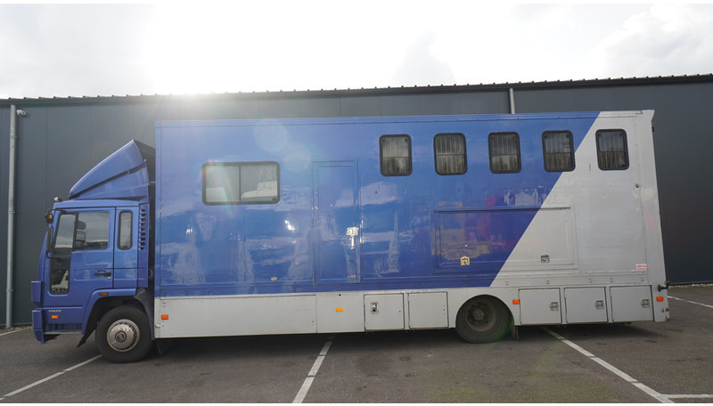 Volvo FL 6-9 HORSE TRANSPORT 341.000KM MANUAL GEARBOX - Pferdetransporter: das Bild 1 Volvo FL 6-9 HORSE TRANSPORT 341.000KM MANUAL GEARBOX - Pferdetransporter: das Bild 1