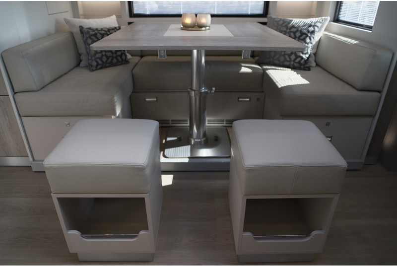 Mercedes-Benz ACTROS 2651 6X2 STX CAMPER POP-OUT MOTORHOME - Wohnmobil: das Bild 5 Mercedes-Benz ACTROS 2651 6X2 STX CAMPER POP-OUT MOTORHOME - Wohnmobil: das Bild 5