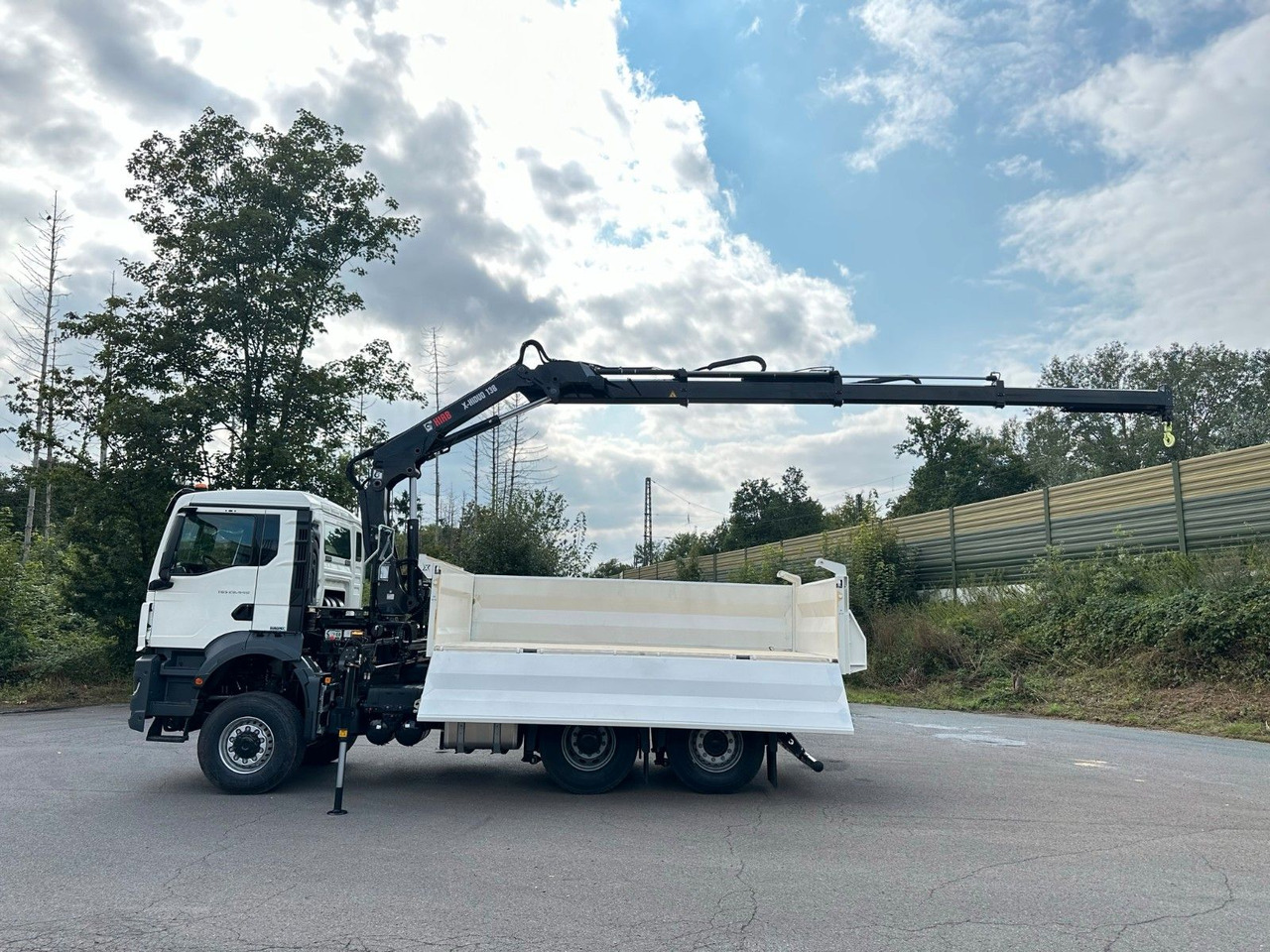Kipper, Autokran MAN TGS 28.440 6x4-4/3-Seiten- Kipper / Hiab 138-3: das Bild 16