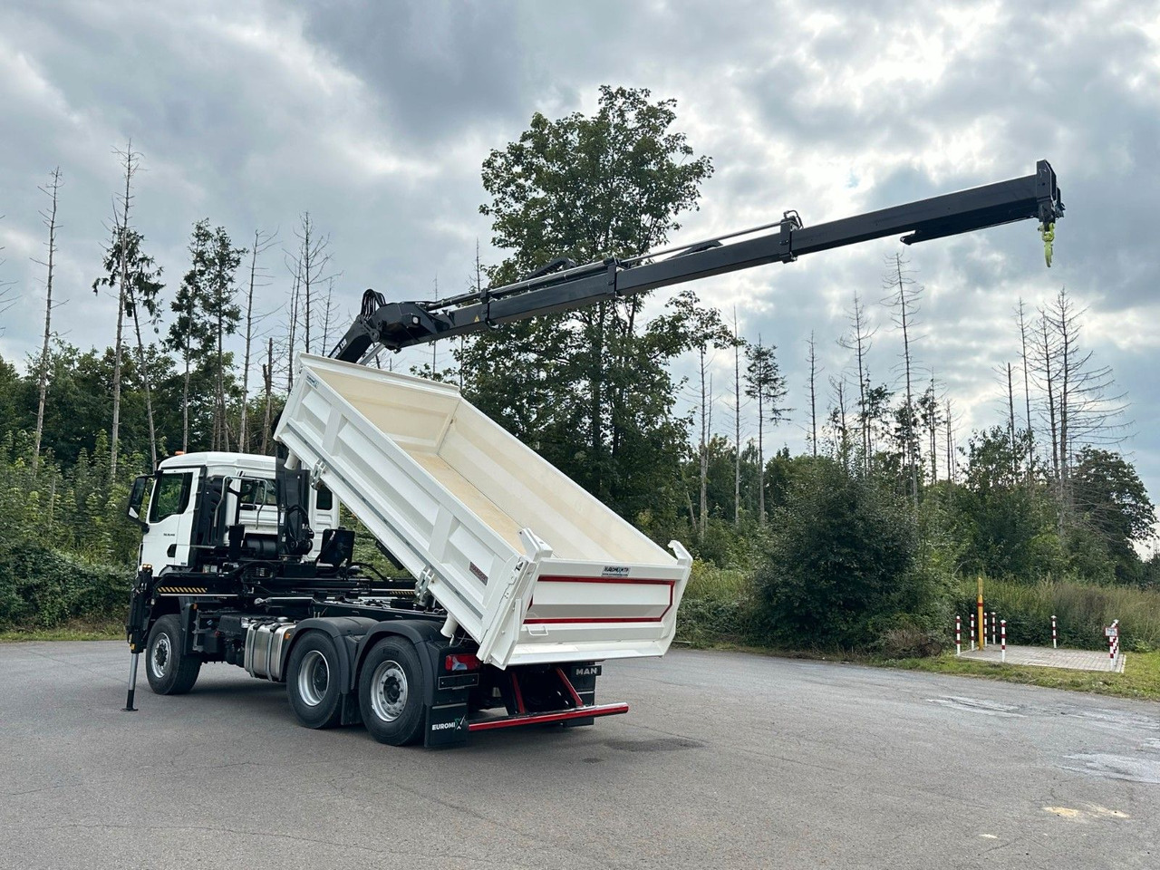 Kipper, Autokran MAN TGS 28.440 6x4-4/3-Seiten- Kipper / Hiab 138-3: das Bild 11